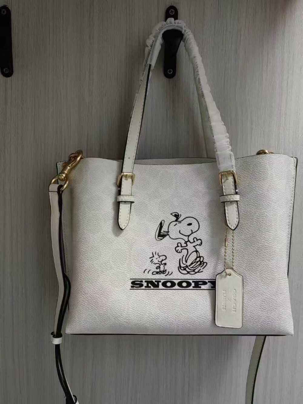 COACH x PEANUTS 2025 Molly Tote Bag 25 Signature Canvas Snoopy CBJ87 NEW